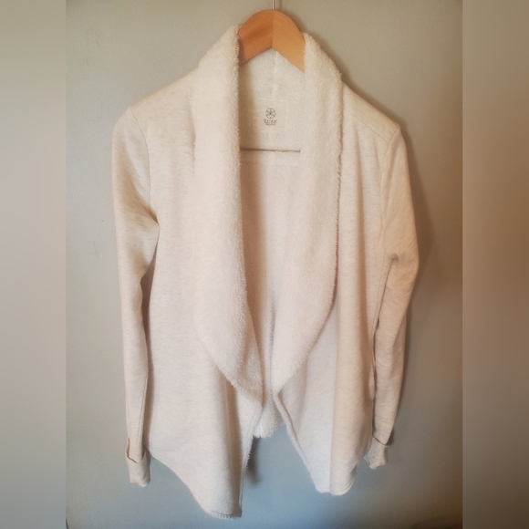 Cozy Sherpa Fleece Wrap Open Front Cardigan - Picture 5 of 7